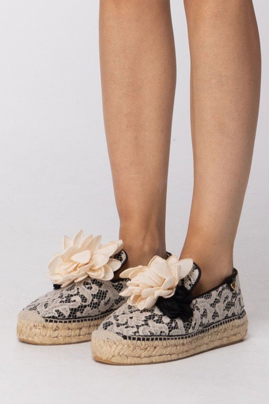 Twin-Set Espadrillas In Pizzo Con Fiore Champignon Online