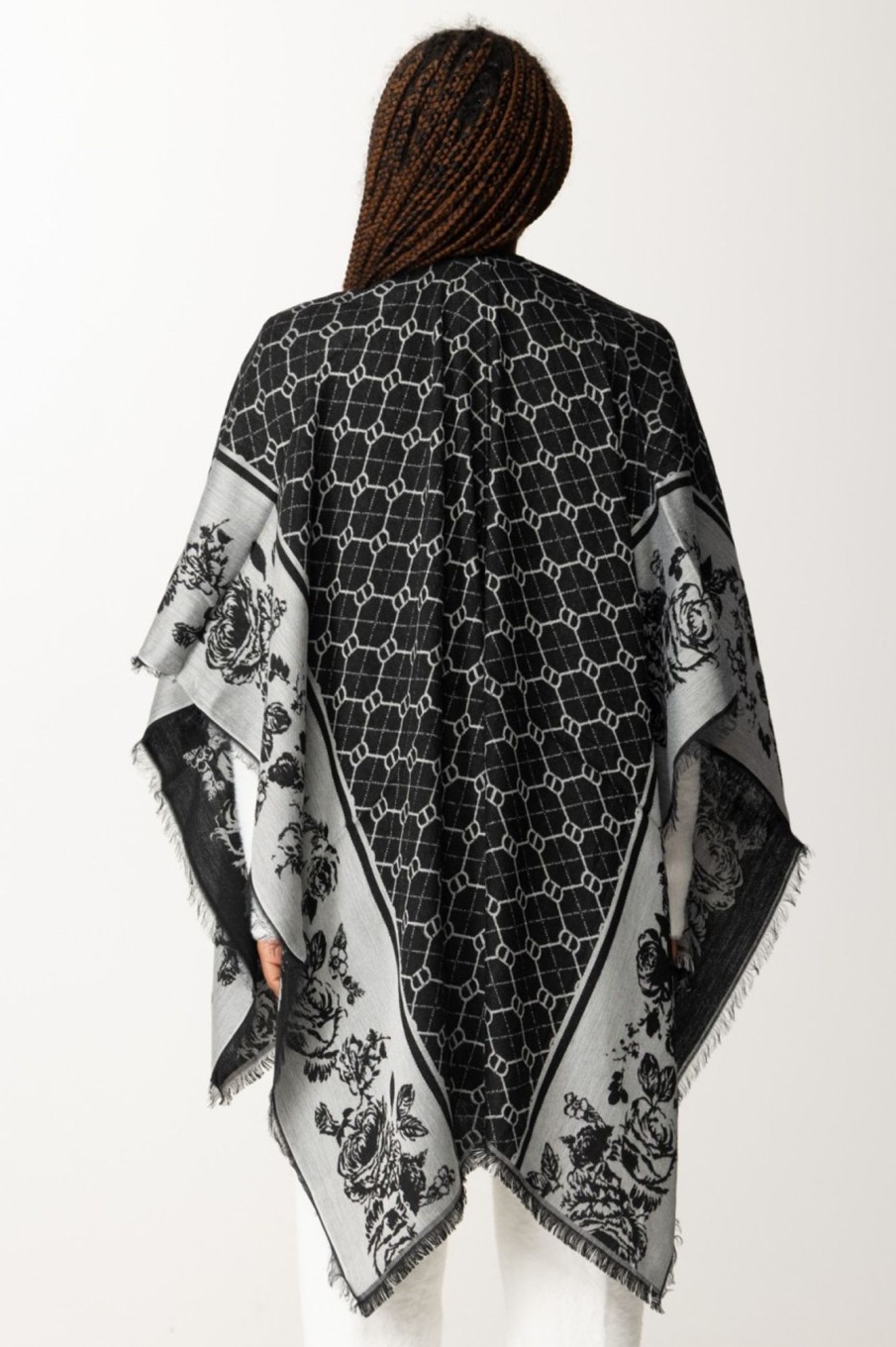 Twin-Set Poncho In Tessuto Jacquard Con Stampa Rose Bic Neve/Nero New