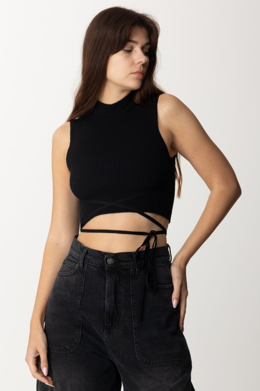 Aniye By Top Crop Con Criss-Cross Jenna Black New